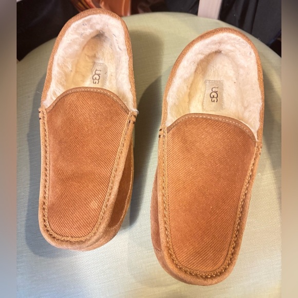 UGG Men’s Ascot Corduroy II Chestnut Slippers - Picture 8 of 15